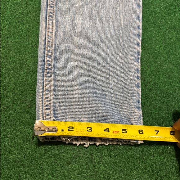 Vintage Levi’s 550 Light Wash Relaxed Fit Taper Womens 5 Jr 26x32 Jeans - Picture 8 of 12